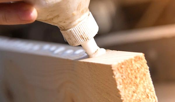 cola instantânea para madeira e marcenaria