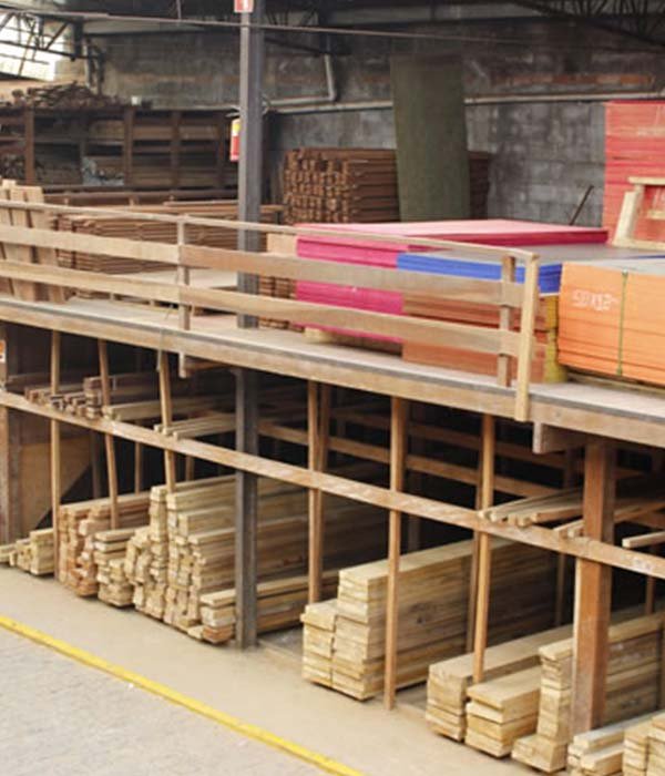 madeiras tábuas e sarrafos