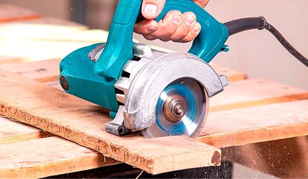 serra circular e disco de corte para madeira